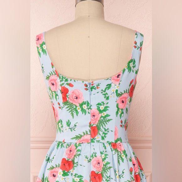 Small A-line soft blue and floral dress with pockets! - Picture 6 of 7